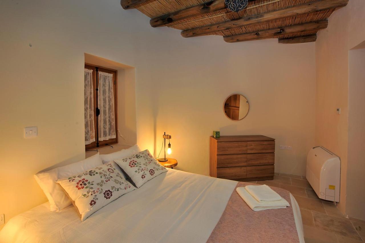 Pentasino Traditional House Agios Theodoros ภายนอก รูปภาพ
