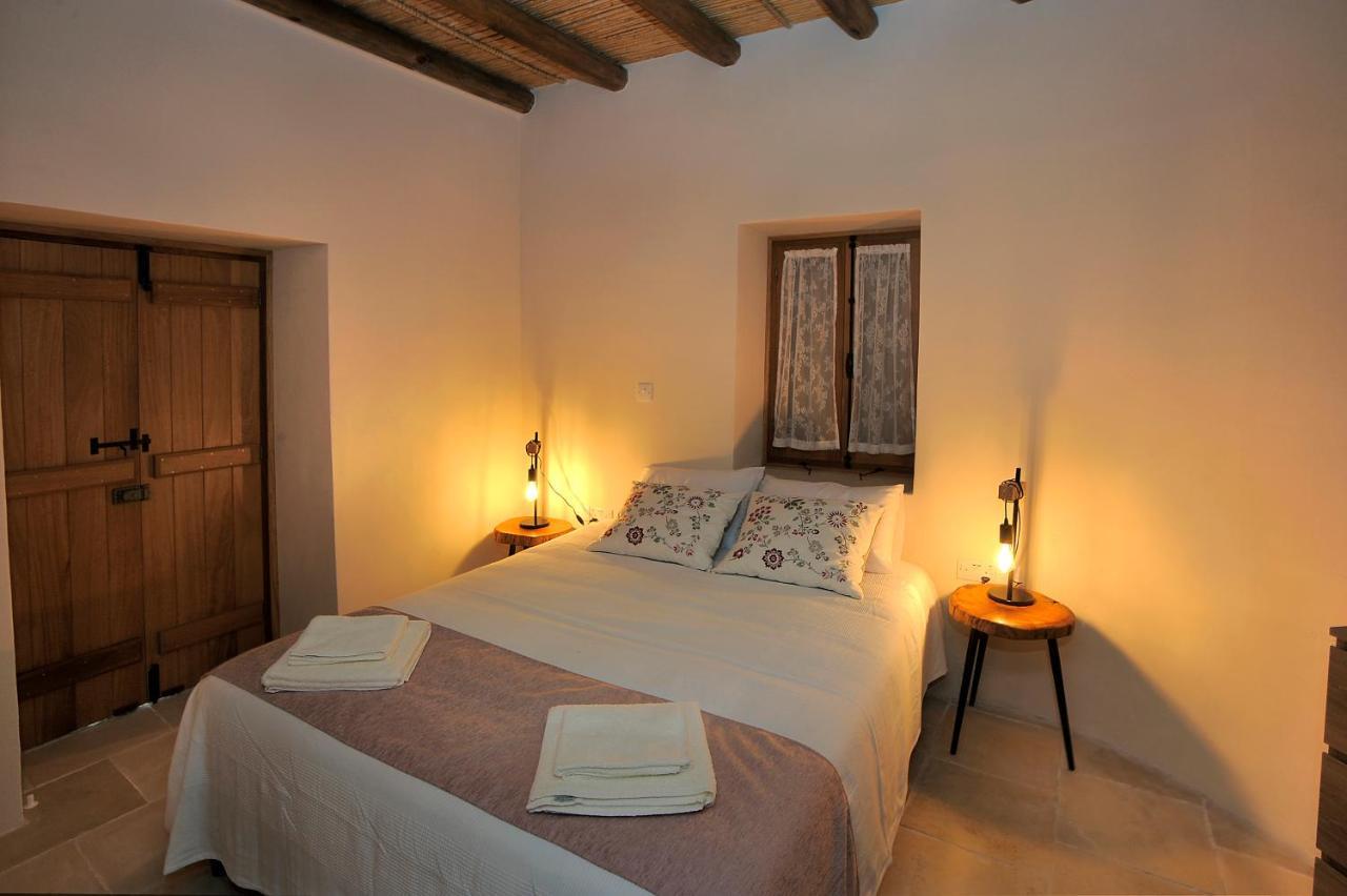 Pentasino Traditional House Agios Theodoros ภายนอก รูปภาพ