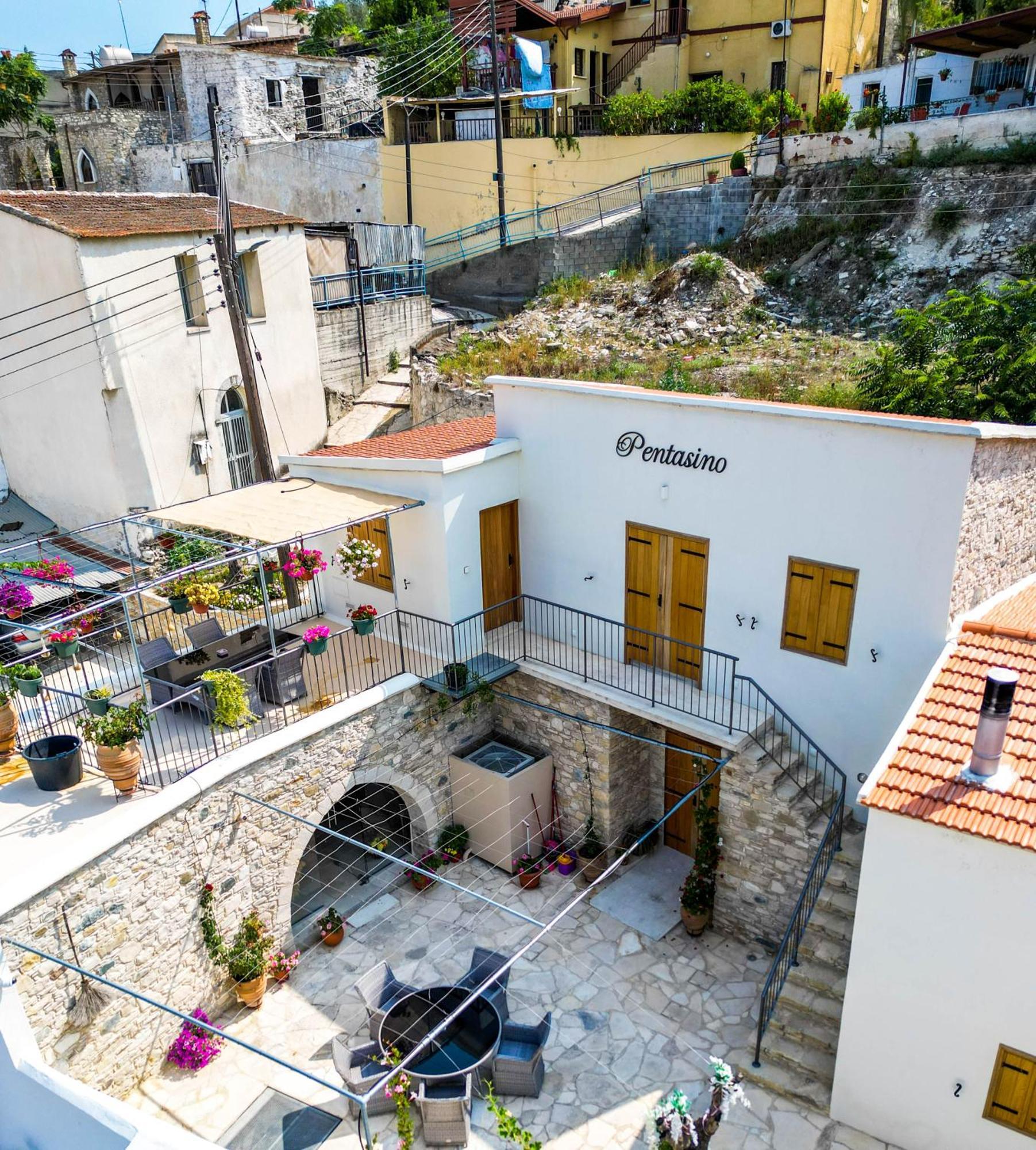 Pentasino Traditional House Agios Theodoros ภายนอก รูปภาพ